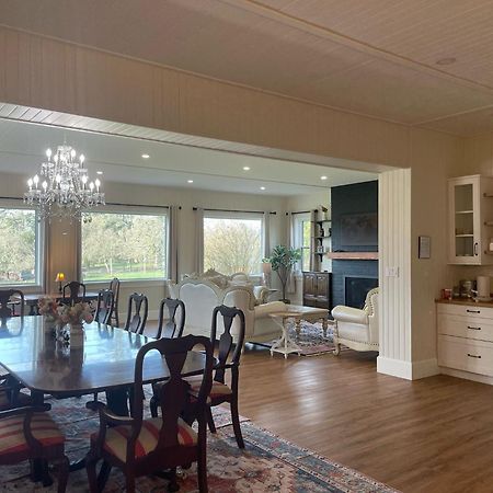 Woodside Farm Country Inn Sooke Zewnętrze zdjęcie