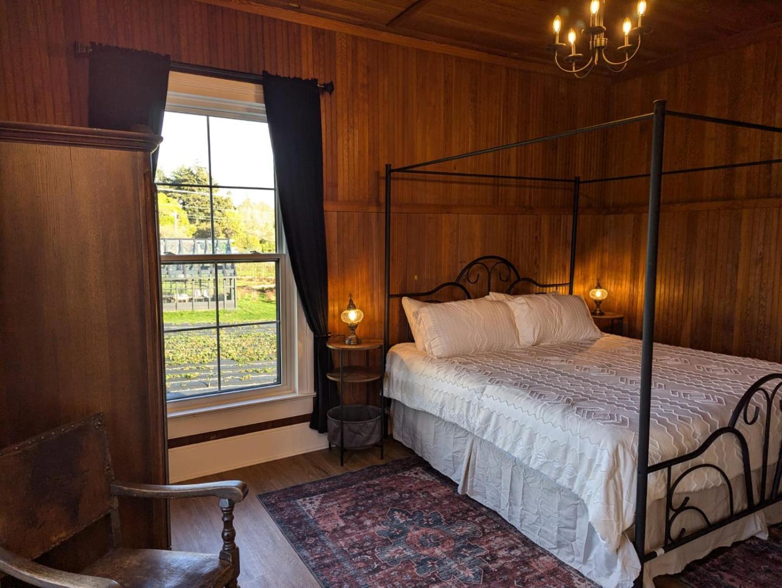 Woodside Farm Country Inn Sooke Zewnętrze zdjęcie