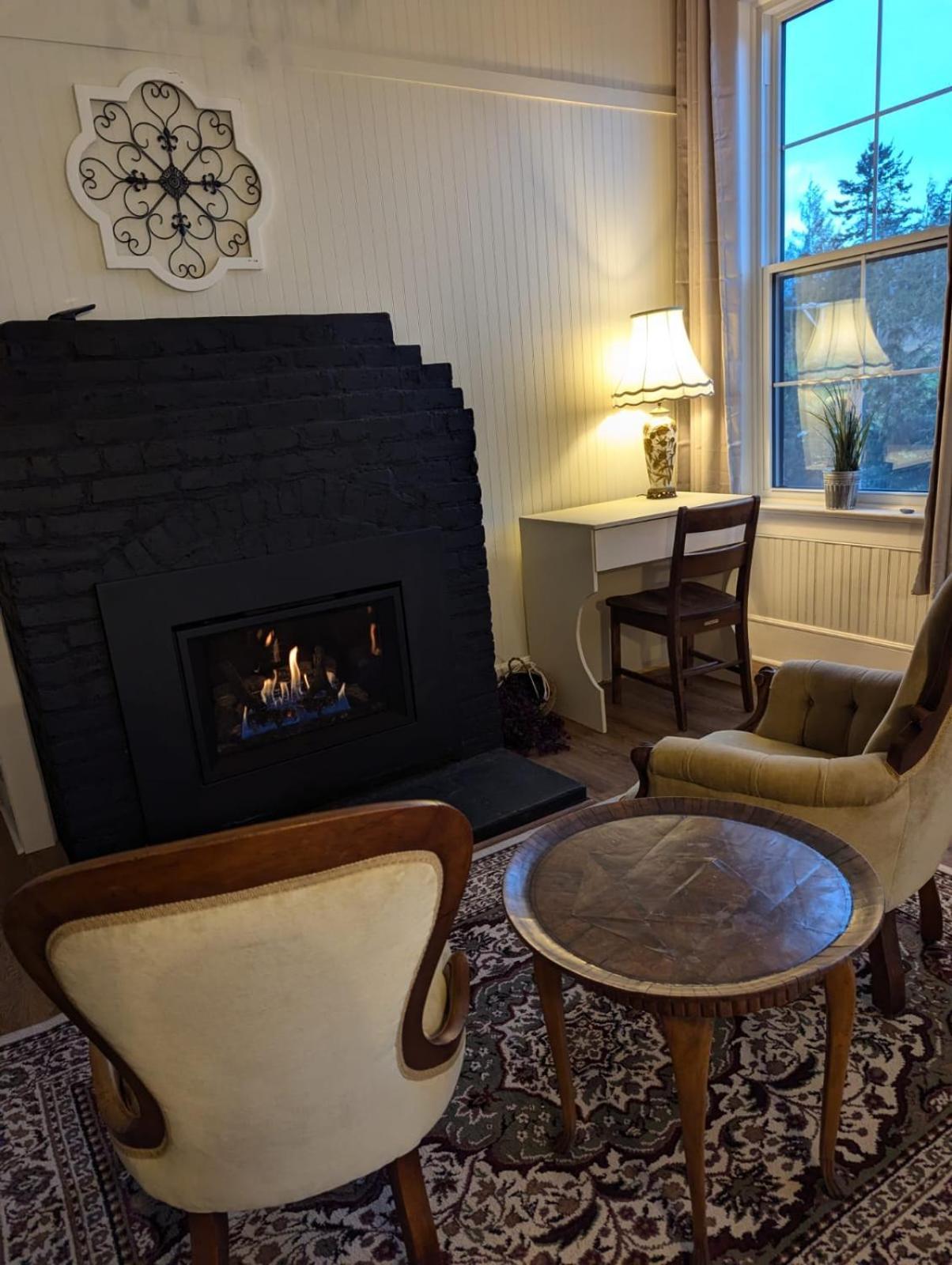 Woodside Farm Country Inn Sooke Zewnętrze zdjęcie