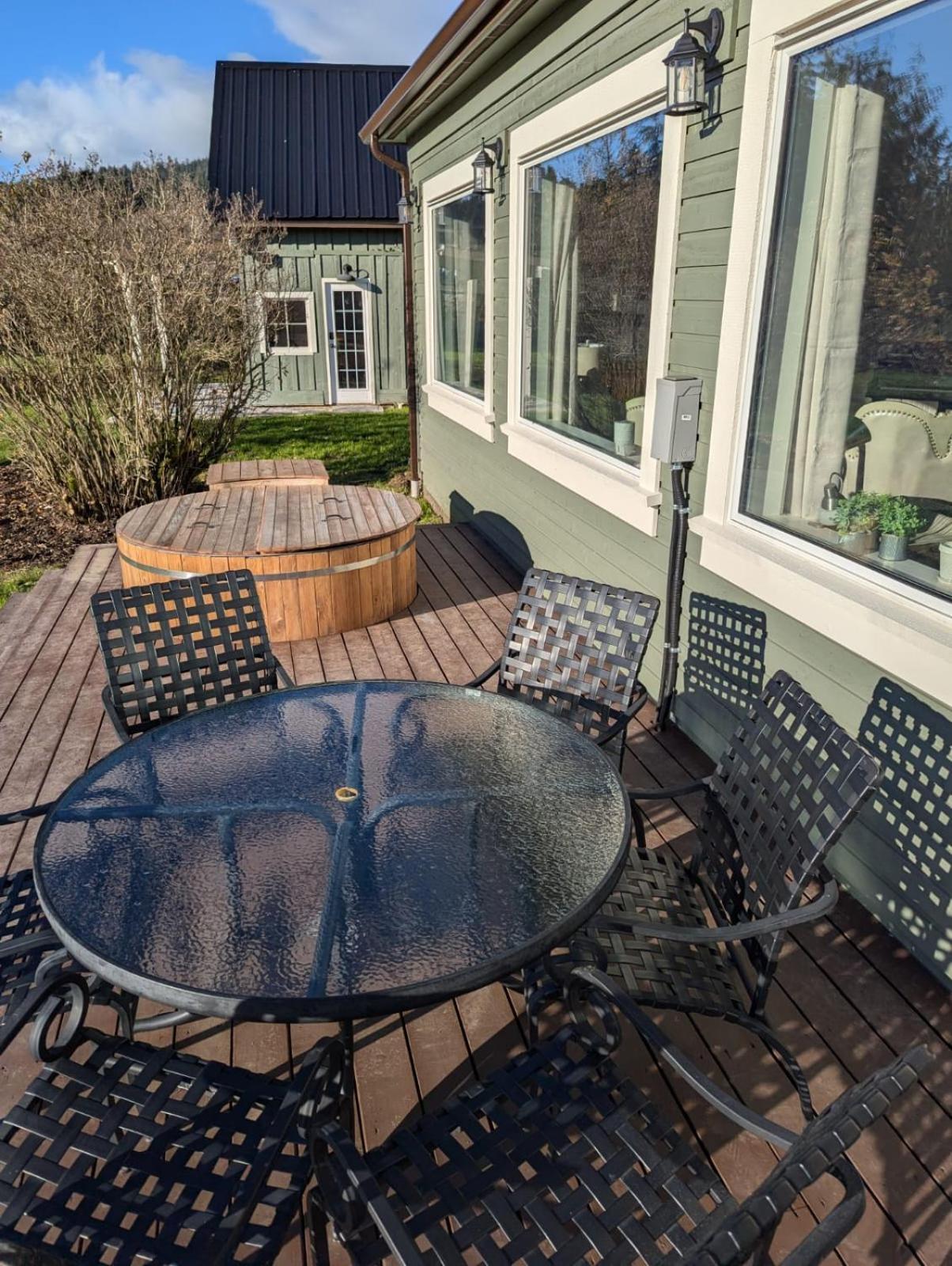 Woodside Farm Country Inn Sooke Zewnętrze zdjęcie